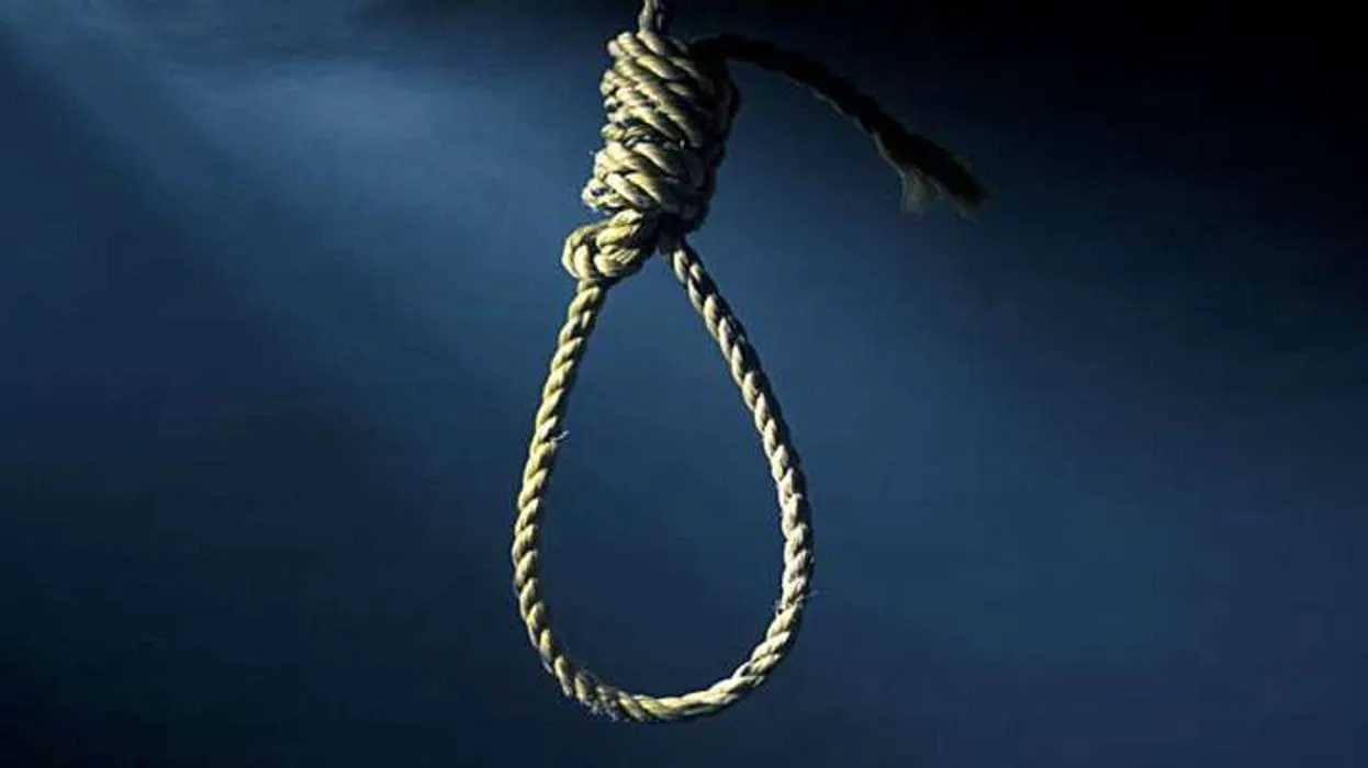 उत्तराखंड के चंपावत जिले के बाराकोट ब्लॉक में युवती का शव जीआईसी कॉलेज भवन के पीछे फंदे पर लटका मिला है।