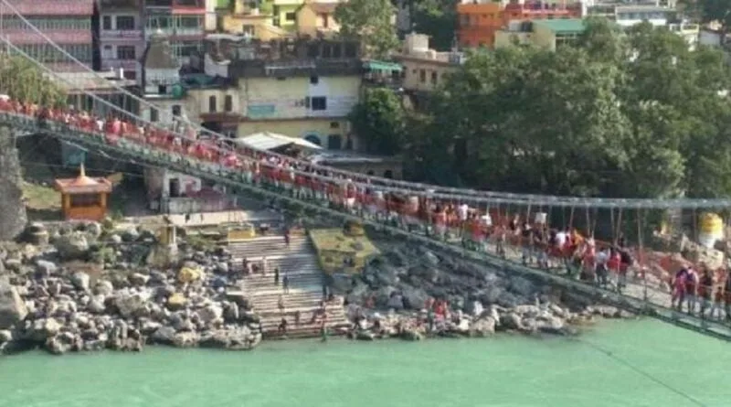 योग नगरी ऋषिकेश में एक फ्रांसीसी महिला को न्यूड वीडियो शूट कराना भारी पड़ गया है। पुलिस ने आरोपी महिला को गिरफ्तार कर लिया है। पुलिस ने महिला के खिलाफ अश्लीलता फैलाने के आरोप में केस दर्ज कर जांच भी शूर कर दी है।