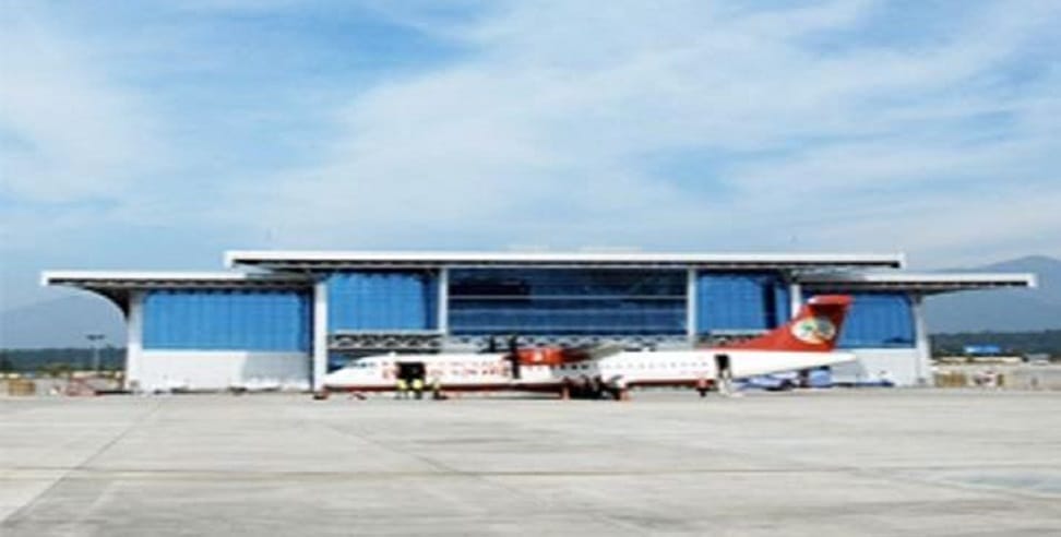 कोरोना महामारी के बीच अनलॉक-4 शुरू होन के साथ ही सरकार ने आम लोगों को कई और रियायतें दी और धीरे-धीरे ये ढील का दायरा बढ़ाया जा रहा है। इसी कड़ी में सरकार ने उत्तराखंड की राजधानी देहरादून से चार और नई फ्लाइट्स को उड़ान भरने की इजाजत दे दी है।