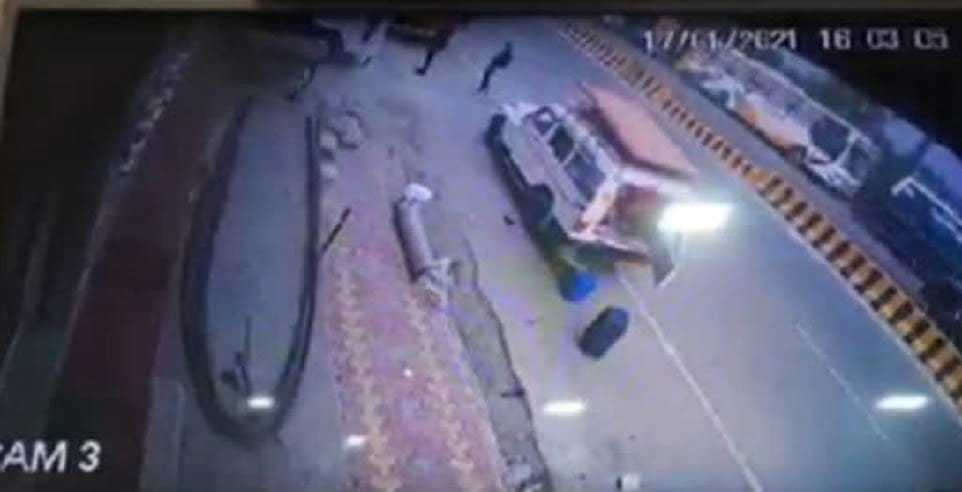 नैनीताल में दर्दनाक सड़क हादसा! रोड पार कर रहे व्यक्ति को तेज रफ्तार कार ने रौंदा, CCTV कैमरे में कैद हुई घटना