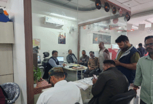 गाजीपुर प्रेस क्लब का सुरक्षा कवच: तीसरे साल भी 10 लाख का बीमा, मुख्य डाकघर में लगा अंतिम कैंप